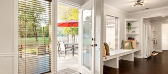 Elegant Colonial Retreat - The Woodlands & Conroe