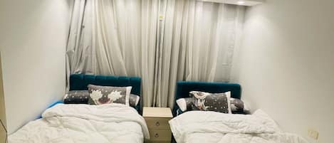 2 bedrooms, iron/ironing board, WiFi, bed sheets