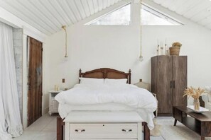 1 habitación, tabla de planchar con plancha, wifi gratis y ropa de cama 