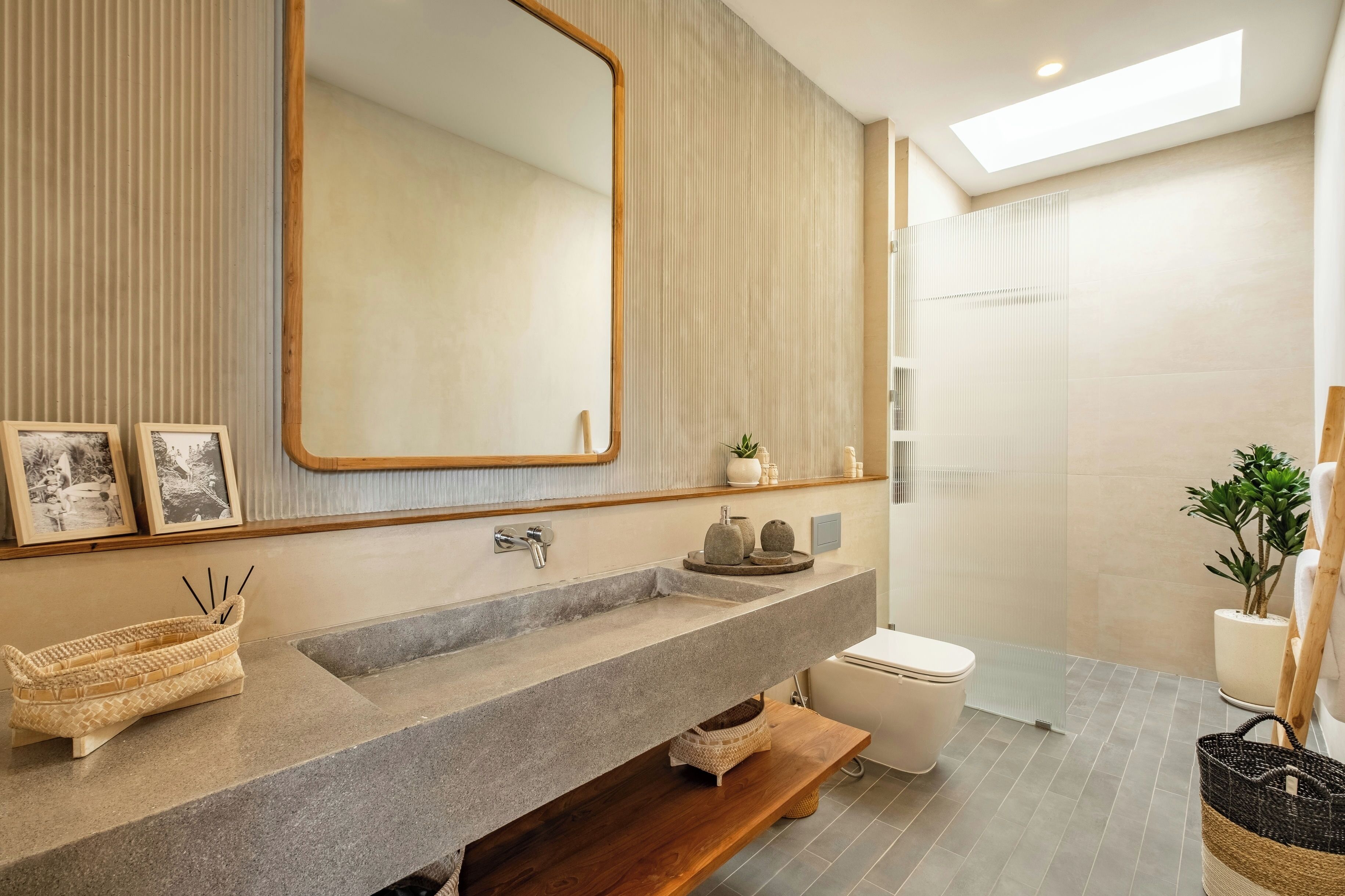 Luksus-villa - terrasse - udsigt til pool | Badeværelse | Bruser, gratis toiletartikler, håndklæder, Sæbe