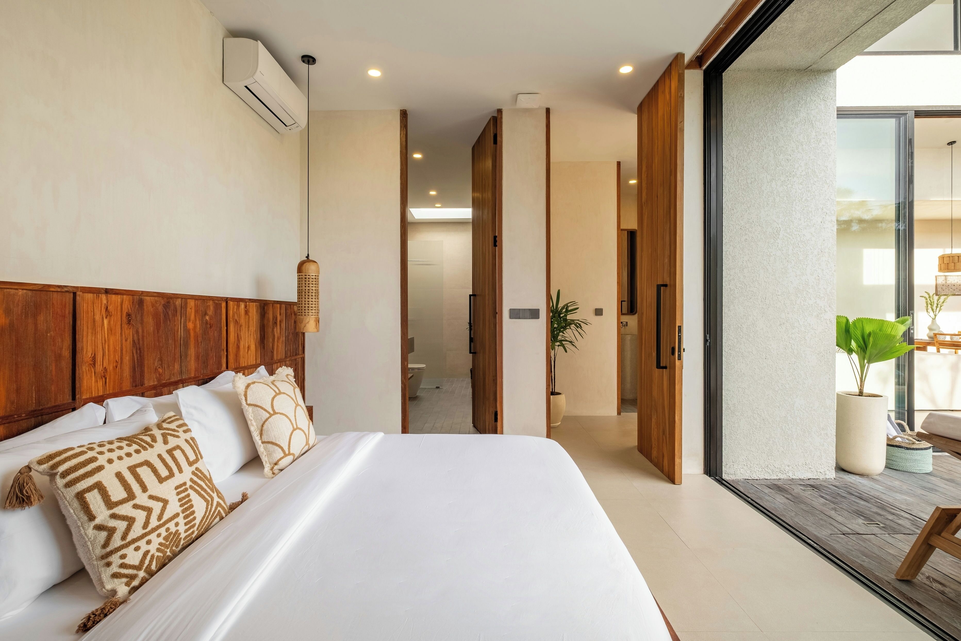 Vila Mewah, patio, pemandangan kolam renang | Seprai katun Mesir, seprai premium, dan busa memori