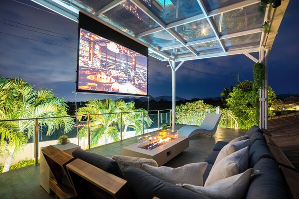 Rooftop terrace - Kira Japandi Escape Sauna Rooftop Cinema (Hua Hin)