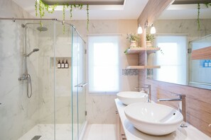House | Bathroom | Hair dryer, bathrobes, towels, soap - Kira Japandi Escape Sauna Rooftop Cinema (Hua Hin)