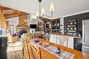 Dining - Cozy Cabin On Cave Run Lake | RRG (Salt Lick)