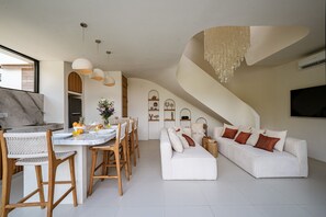 Luxury-Villa, Poolblick | Wohnzimmer