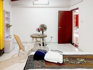 3 chambres, bureau, fer et planche à repasser, Wi-Fi gratuit