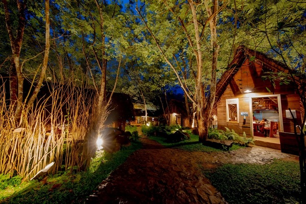 Barnhouse Restaurant in Panadura
Renowned for its unique environment and style.