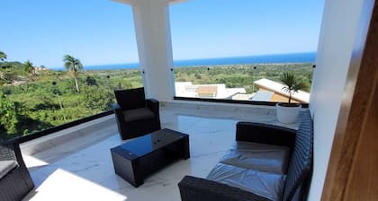 Charming 3-bedroom villa with WiFi, AC in fabulous Cabrera
