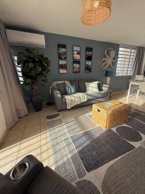 Smart TV - NEW! Oceanfront Bliss Apt with Breathtaking Views & Sea Breeze, 2 Bdr., 2 Bath (Luquillo)