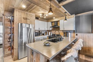 Luokittelematon kuva, 3 kautta 30, painike