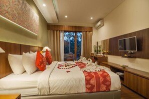 6 chambres, fer et planche à repasser, Wi-Fi, draps fournis