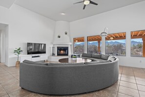 Smart-TV, peis, videospill og DVD-spiller