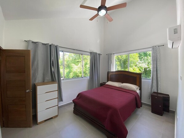 2 chambres, fer et planche à repasser, accès au Wi-Fi (inclus)