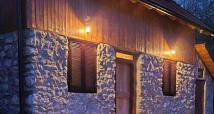 Charming 2Bed Cottage in Carasova, Banat Mountains