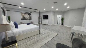 9 bedrooms, iron/ironing board, WiFi, bed sheets