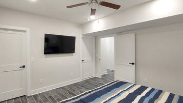 3 多间卧室、熨斗/熨衣板、WiFi、床单