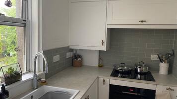 Oven, stovetop, dishwasher