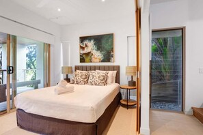 3 bedrooms, desk, iron/ironing board, WiFi