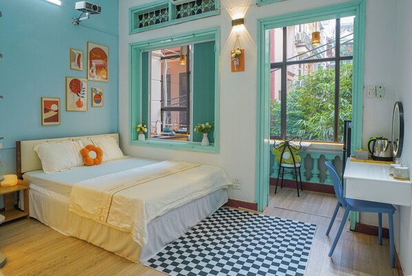 Deluxe Double Room | Desk, blackout curtains, soundproofing, iron/ironing board - Alula Ha Noi Homestay (Hanoi)