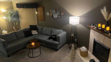 TV, fireplace