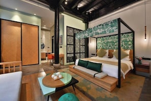 Superior Double Room, Garden View | Desk, free WiFi
