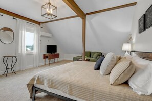 3 habitaciones, escritorio, tabla de planchar con plancha y wifi gratis 