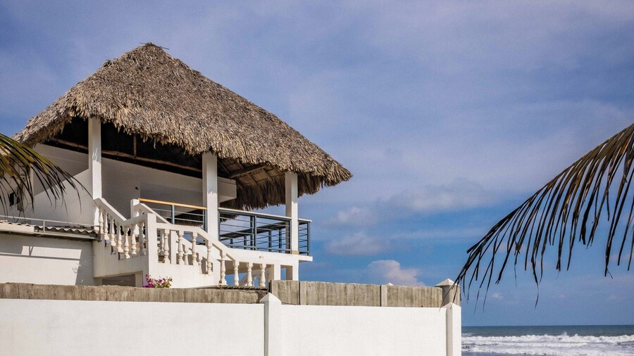 The Rooftop Hotel Beach & Club