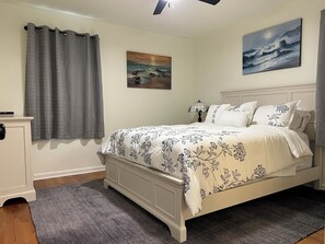 3 bedrooms, iron/ironing board, travel crib, free WiFi