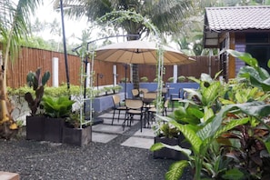 تناول الطعام بالخارج