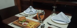 Free daily English breakfast