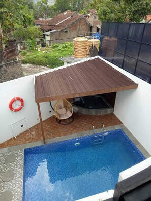 Outdoor pool - Villa Shizuka (Garut)