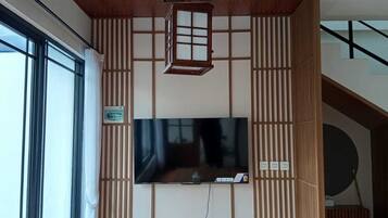 Makan di kamar
