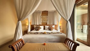 Laptop workspace, free WiFi - Dlobong Private Pool Villa Ubud (Sukawati)