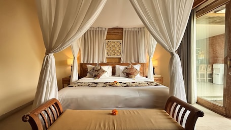 Villa, 2 Queen Beds, Private Pool, Pool View | Laptop workspace, free WiFi