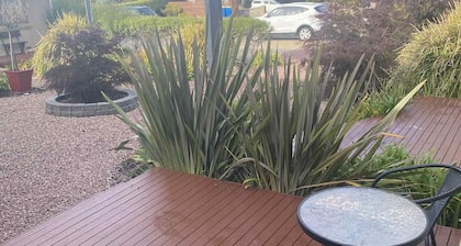 Beachside 2 bedroom unit in small complex - directly opp the Port Sorrell SLSC