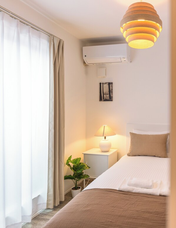 Comfort House, Non Smoking, Balcony | Blackout drapes, free WiFi, bed sheets