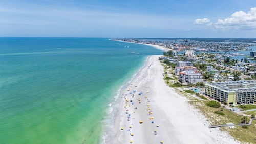 Gulf-View Penthouse Treasure Island