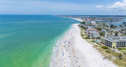 Gulf-View Penthouse Treasure Island