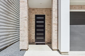 Exterior detail - Premium New Construction 3-bedroom - 15 Min to Downtown (Houston)