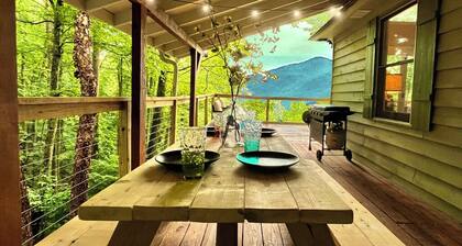 Above the Clouds Cabin, Your luxury mountain retreat