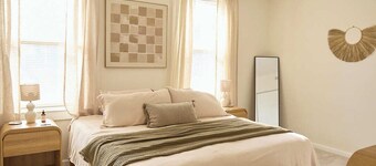 Casa adosada nueva de 3 hab cerca del Zoo y Old Market 6–8 huéspedes, suite King