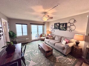 Unclassified image, 4 of 31, button