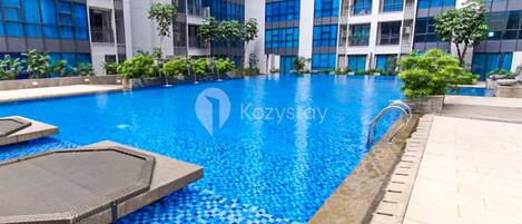 Kolam renang terbuka