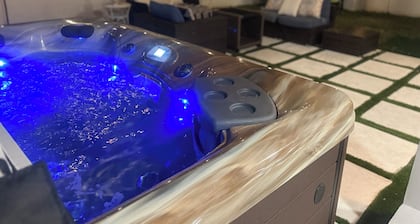 Coconut Trail Resort, Hot Tub, sleeps 14, free early check in option