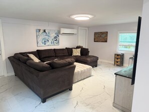 Smart TV, table football, ping pong, books - Coconut Trail Resort, Hot Tub, sleeps 15, 30% off with early check in! (Lake Worth Beach)