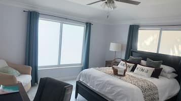 5 bedrooms, desk, iron/ironing board, travel crib