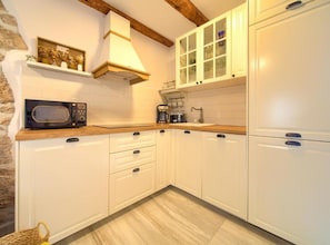 Appartement (One-Bedroom Apartment With Terrace An) | Cuisine privée | Réfrigérateur