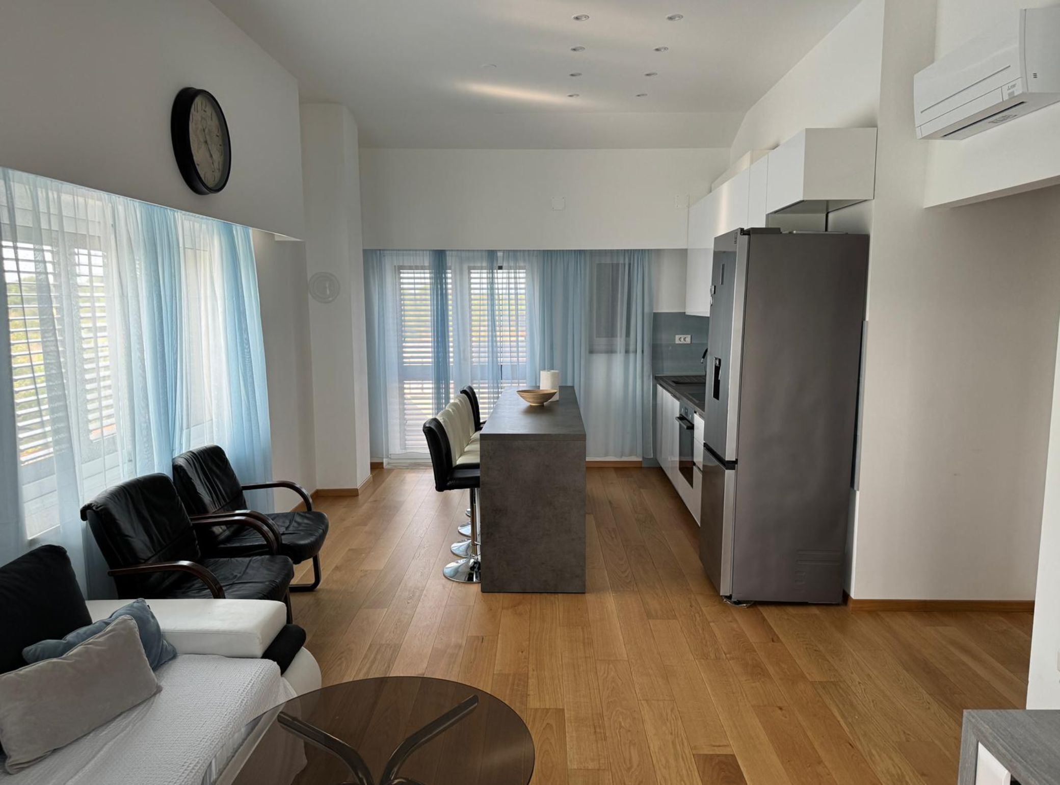 Rumah (Holiday Home Eros) | Ruang keluarga | Televisi layar datar 32-inci dengan saluran TV satelit