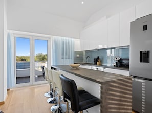 Ferienhaus (Holiday Home Eros) | Eigene Küche | Kühlschrank
