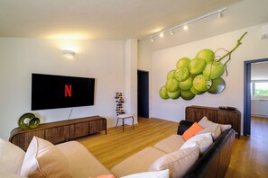 Smart TV, books